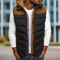 Pánská prošívaná vesta černá a hnědá s odnímatelnou kapucí