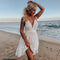 Robe de plage en dentelle blanche à décolleté plongeant