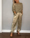 Tenue Femme Satinée Beige avec Pantalon Cargo et Blouse