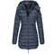 Cappotto trapuntato blu navy con cappuccio removibile da donna