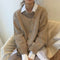 Pull en laine beige avec chemise blanche intégrée pour femme